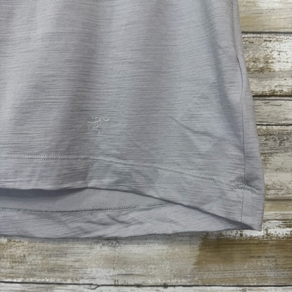 Arc'teryx Women's A2B Scoop Neck Shirt Size Medium In Athena Grey - Picture 2 of 7